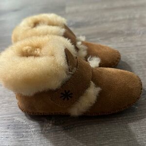 L.L.bean booties size 5-6T